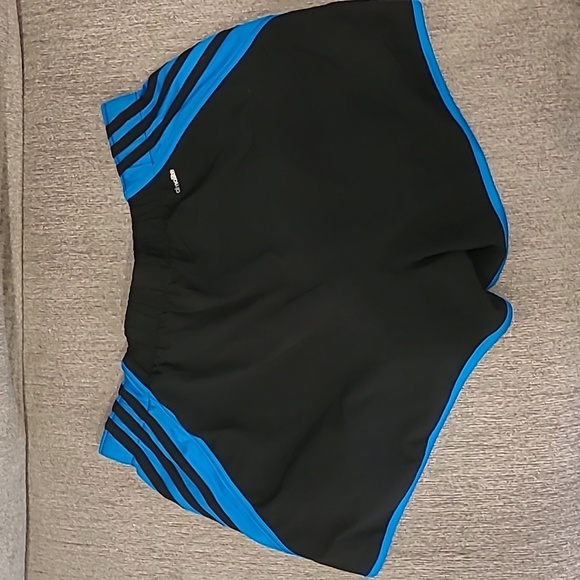 Medium Women's Adidas Shorts - Picture 2 of 3